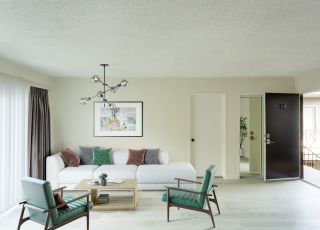 Open doorway leading to the living room at Beau on Bundy