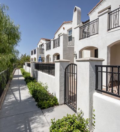 Stone pavement leading to the back entrance to the Rancho Serrano apartments; Thousand Oaks rental real estate;
