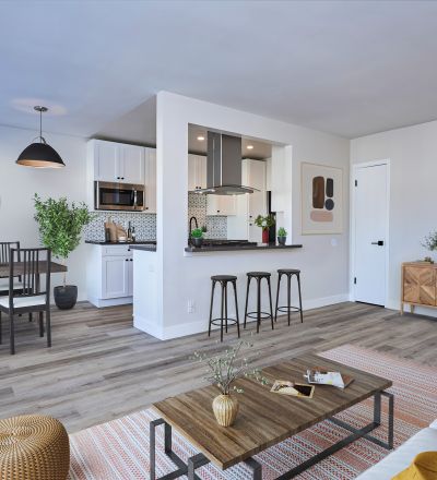 Chloe on Curson: Up to 1 Month Free!