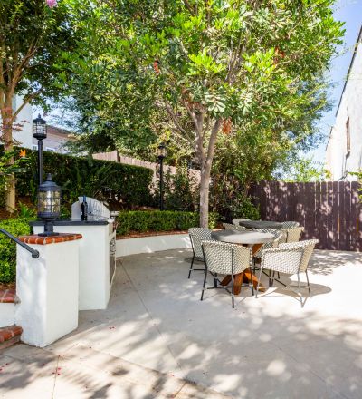 Outdoor sitting area