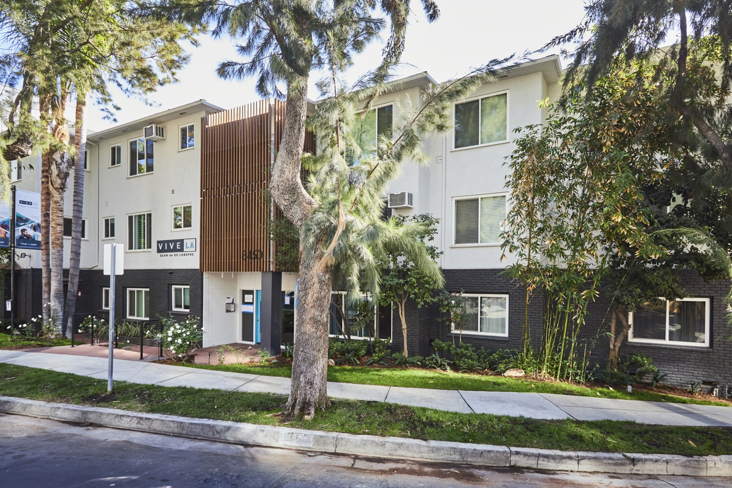 Exterior view of Ethan on Evans