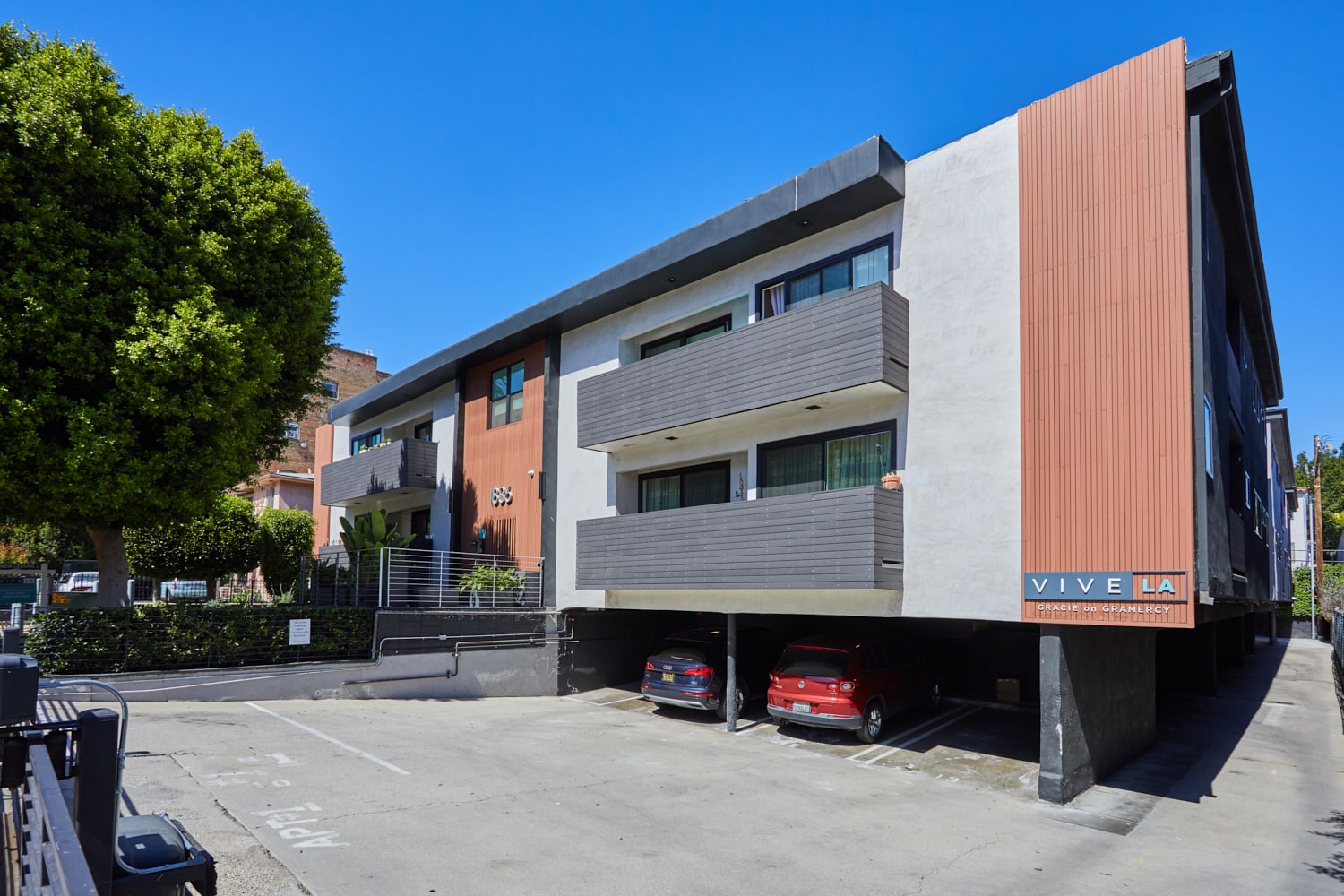 Exterior view of Gracie on Gramercy