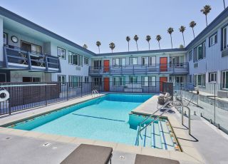 Hayden on Hollywood Boulevard outdoor pool; Rental apartments in LA with amenities.