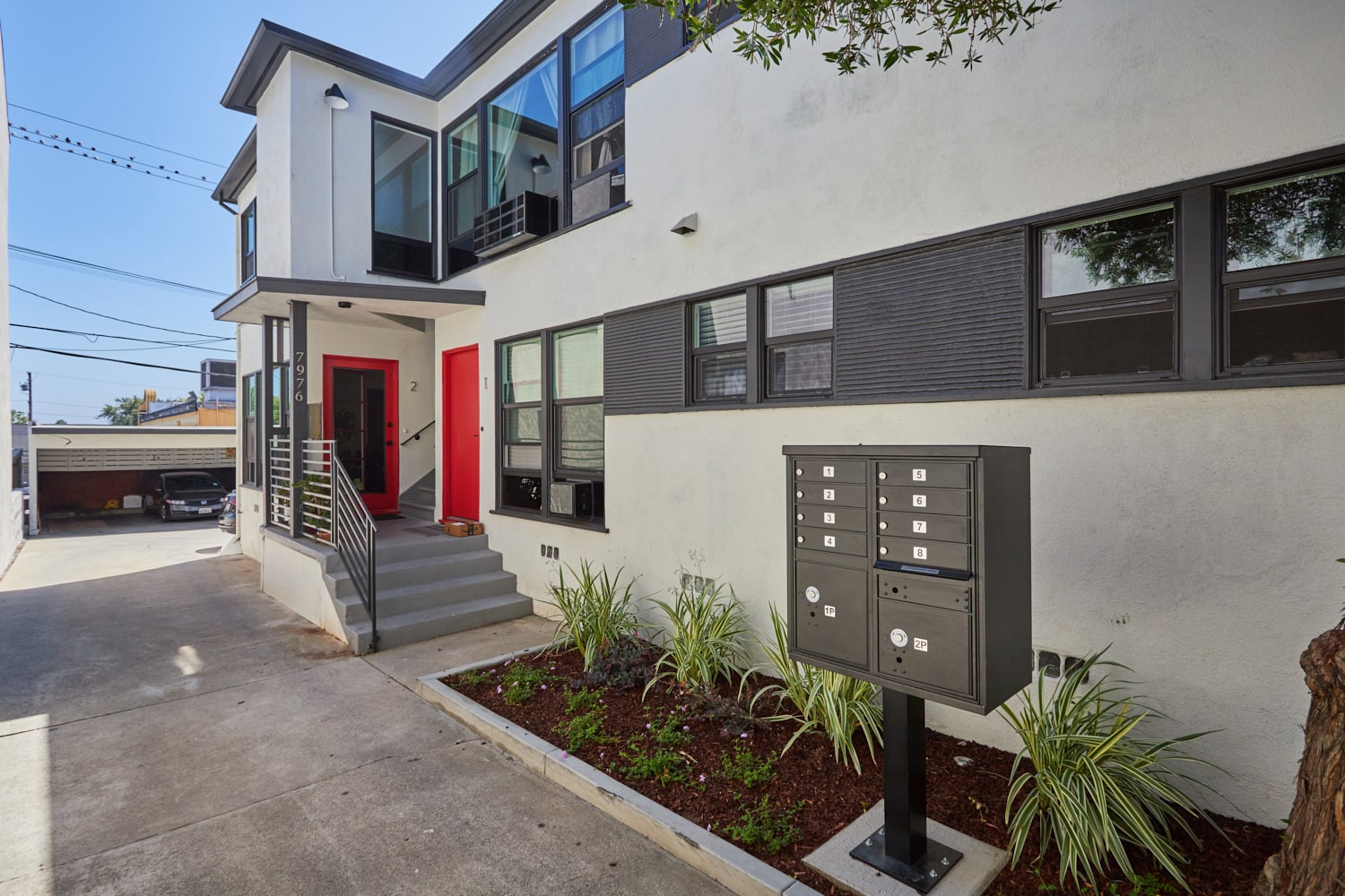 Nora on Norton mail area