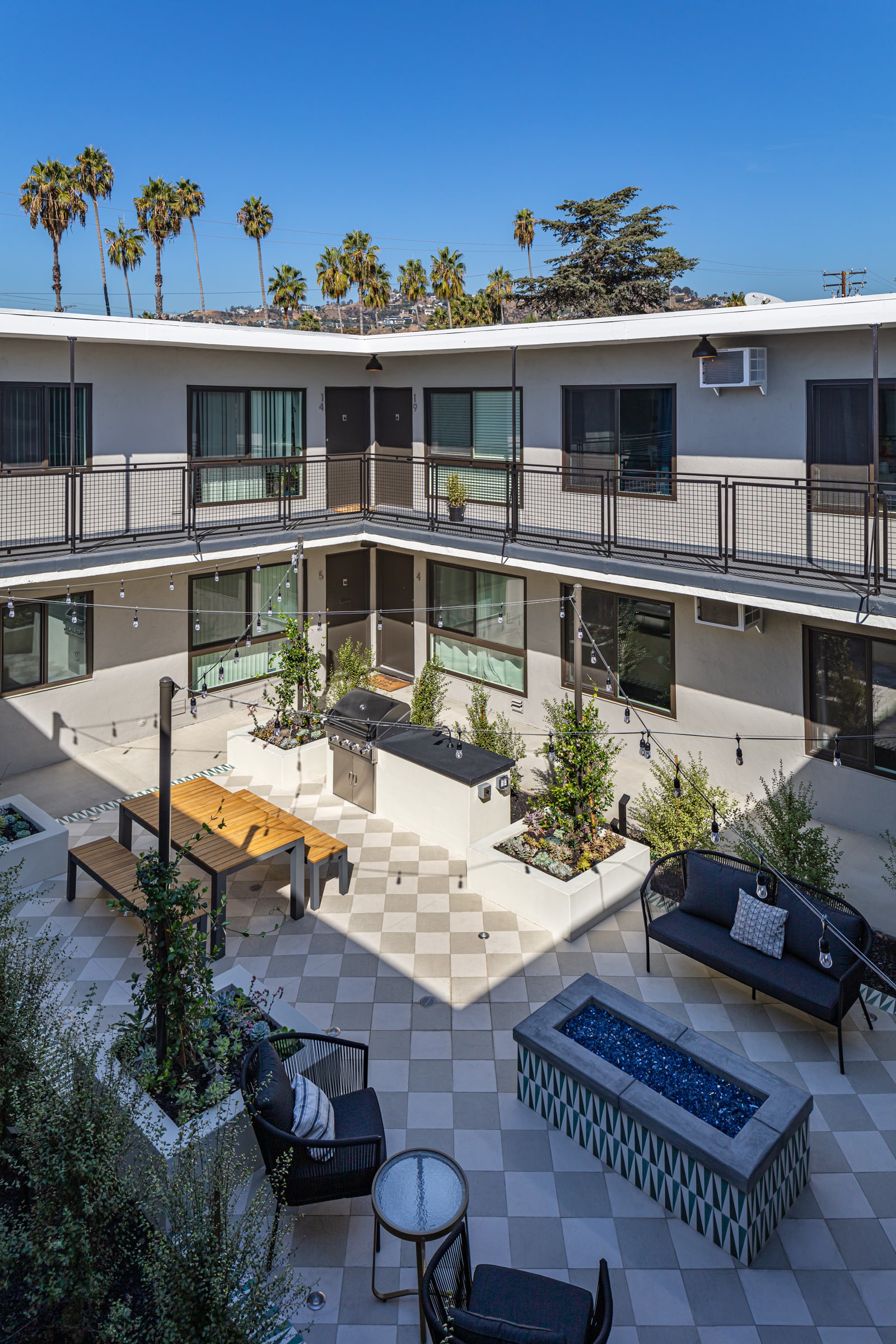 Ollie on Ogden; Pet friendly rental in LA