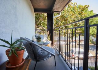 Nora on Norton rental patio