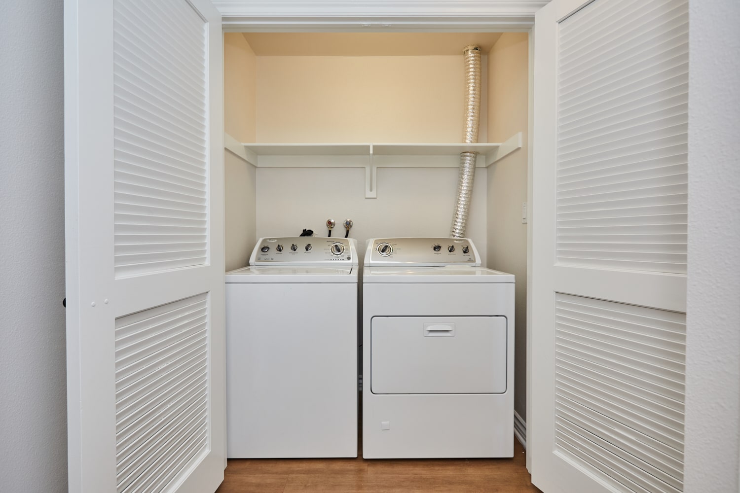 Magnolia Rentals in Sherman Oaks LA