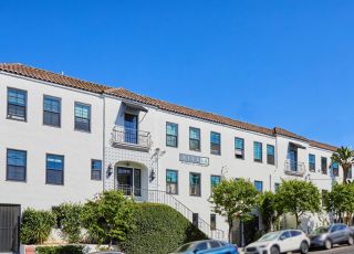 Exterior view of Vive La