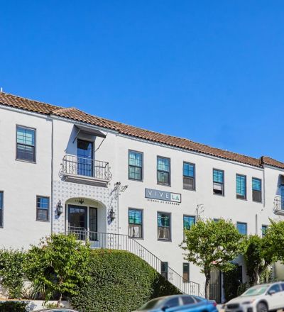 Exterior view of Vive La
